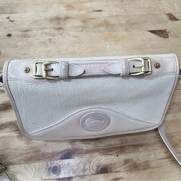 Authentic Dooney & Bourke Large Carrier Crossbody - Picture 4 of 16